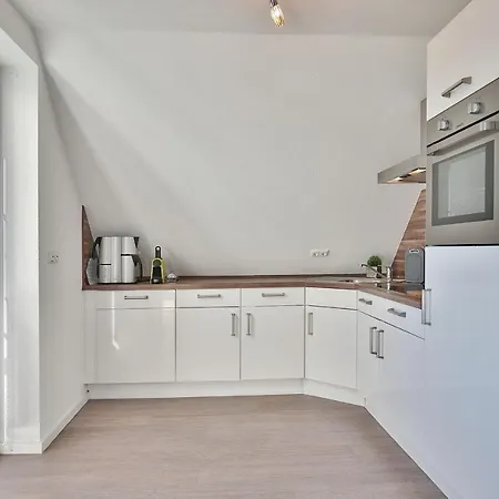 Baedervilla Bergstrasse 30 Baedervilla Bergstrasse 9 * Timmendorfer Strand